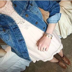 Lace light pink dress
